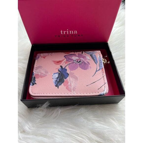 🆕Trina Turk Women's Pink Floral Zip-Around Wallet Card Holder - Picture 2 of 5